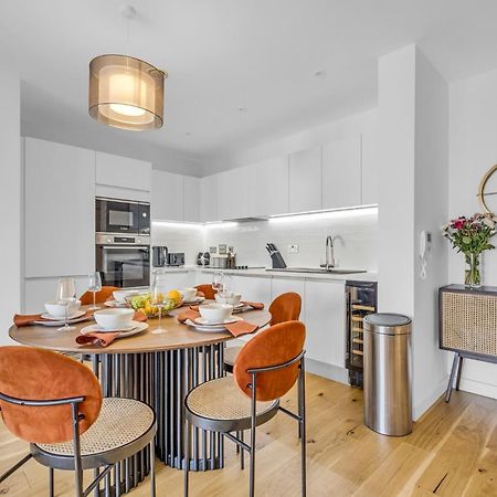Luxurious & Glamorous Centrally Located 2 Bedroom 2 Bathroom Apartment - Central Birmingham - Secure Parking - Netflix Exterior photo