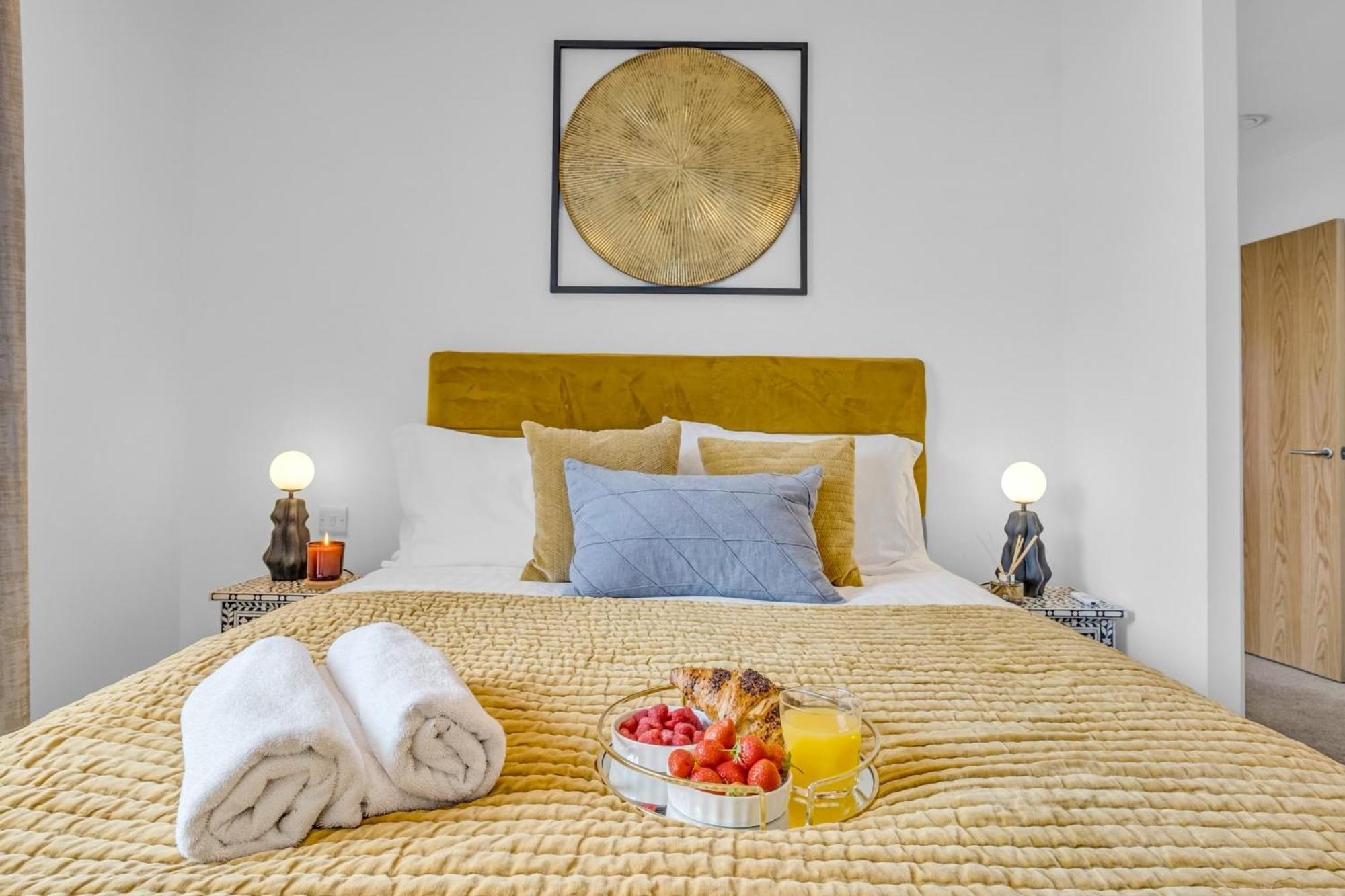 Luxurious & Glamorous Centrally Located 2 Bedroom 2 Bathroom Apartment - Central Birmingham - Secure Parking - Netflix Exterior photo